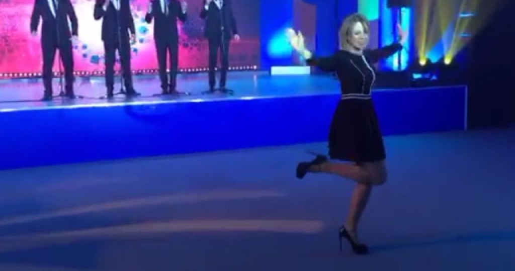 Захарова на высоких каблуках станцевала «Калинку» // Видео НТВ
